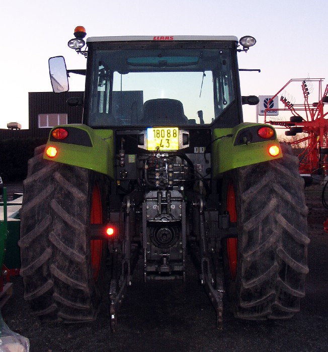 Tracteur agricole Claas AXOS340
