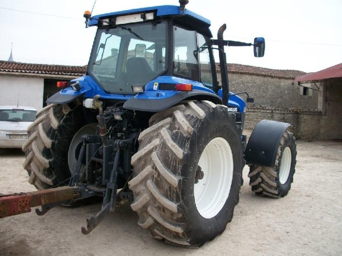 Tracteur agricole New Holland 8770A