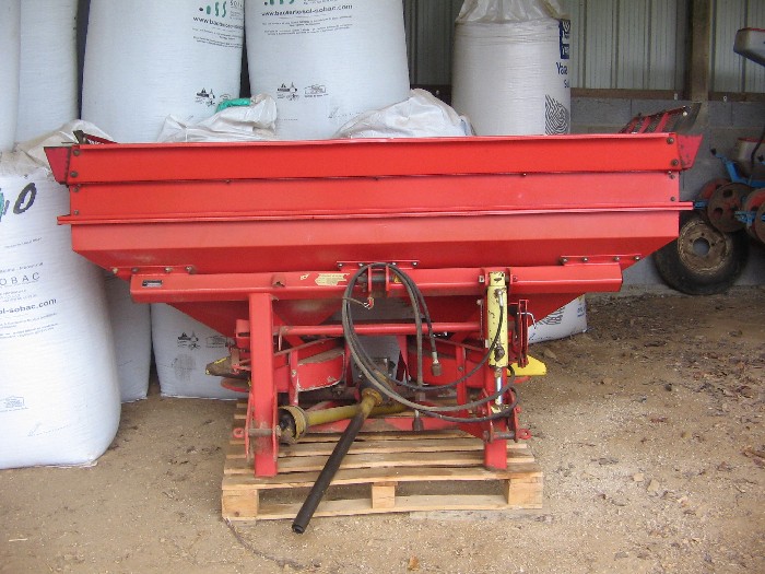 Distributeur d'engrais Lely 2000L