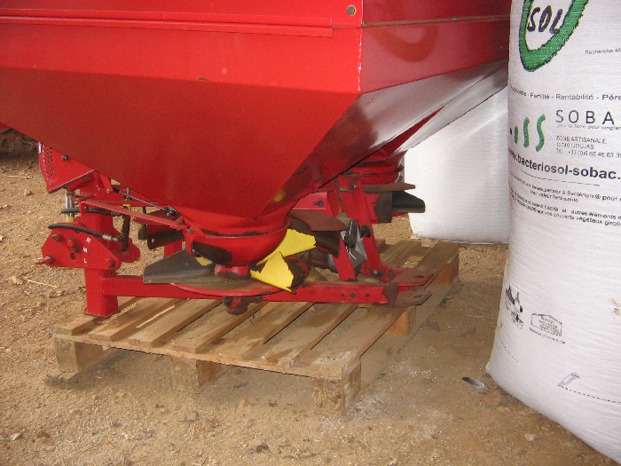 Distributeur d'engrais Lely 2000L