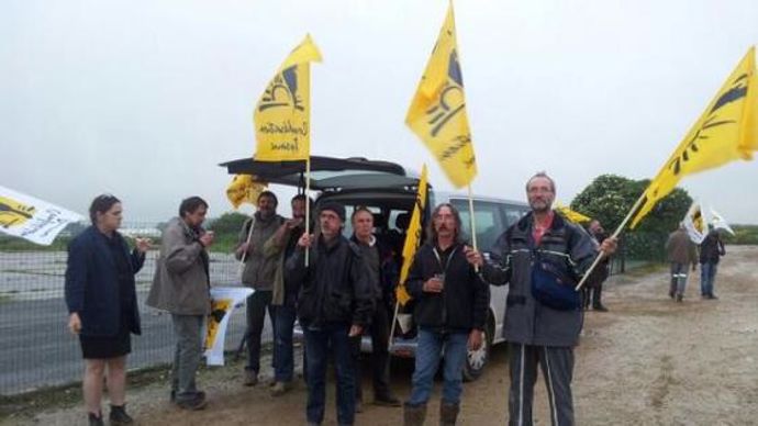 Action confédération paysanne contre le projet de ferme de 1.000 vaches