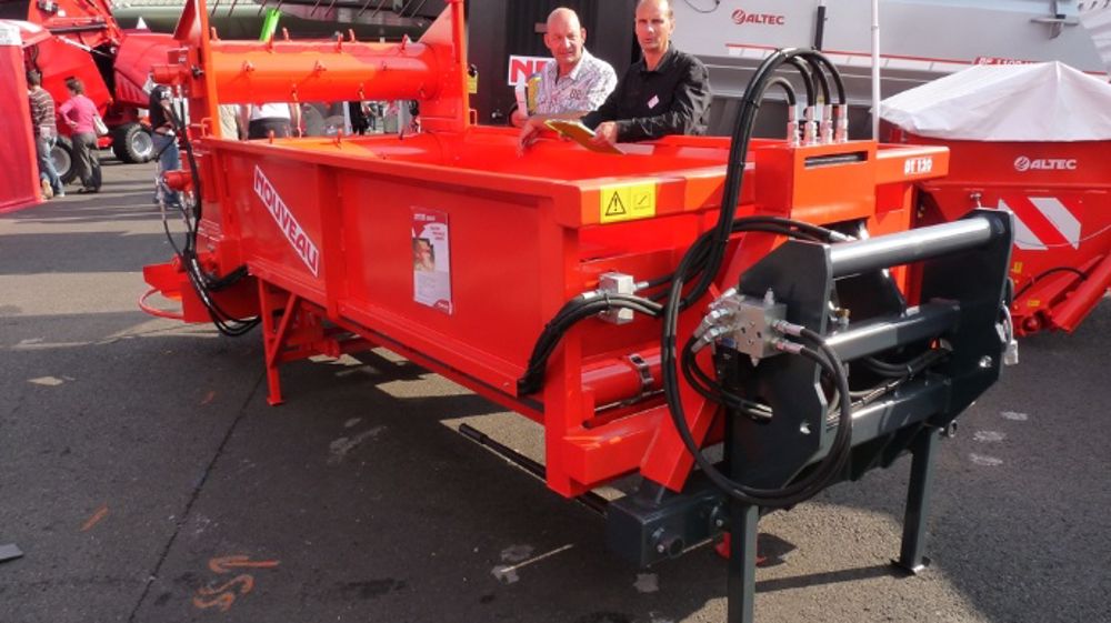 La pailleuse DT 120 Classic évolue avec un système de pique-bottes. Un outil deux en un. (©Terre-net Média)