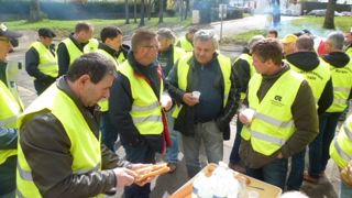 Des feux de détresse allumés par la CR, l’Opl et l’Emb le 31 mars 2015 Des feux de détresse allumés par la CR, l’Opl et l’Emb le 31 mars 2015
