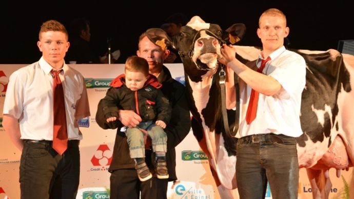 Sa réserve : Pi Coum (Atwood) au Gaec de la Coumière (52) et la Ferme Picasso.