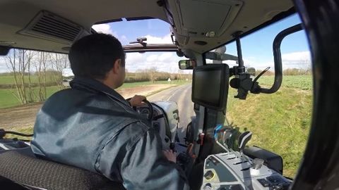 Au cœur de l'innovation, prenez en main les toutes dernières générations de tracteurs et d'équipements. (©Terre-net Média)
