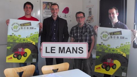 François Rihouet, en charge du rapport d’orientation, Thomas Diemer, président de JA, David Bourdin, président des JA de la Sarthe et Romain Potier, président du comité d"organisation du congrès. (©Jeunes agriculteurs)