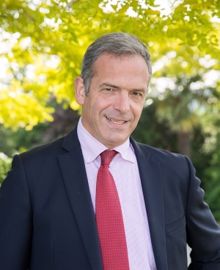 Agé de 50 ans, Yann Lecointre est ingénieur agri<br /> (Isa Lille) et diplômé de l’Essec. Marié et père de 7 enfants. (©DR)