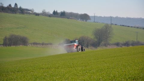 La fertilisation est l'activité la plus émettrice de gaz à effet de serre en production de grandes cultures. (©Terre-net Média) 