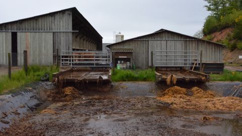Pour les exclus des aides du second pilier de la Pac, un décret prévoit une aide exceptionnelle pour la mise aux normes des bâtiments d'élevage en zone vulnérable. (©Terre-net Média)