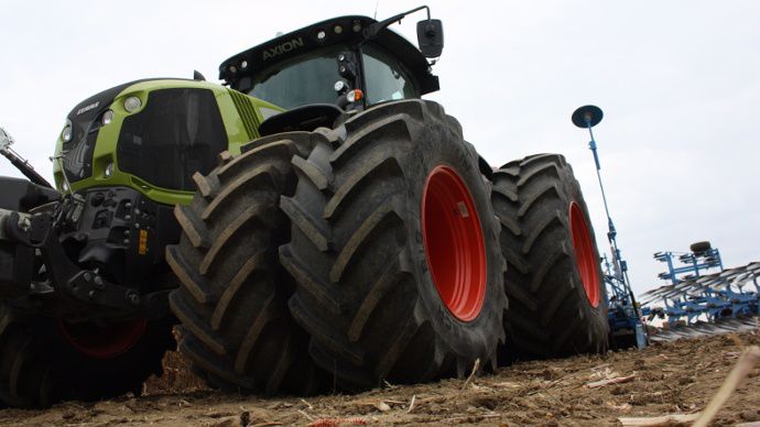 2 500 tracteurs et moissonneuses sortiront de Krasnoadar.