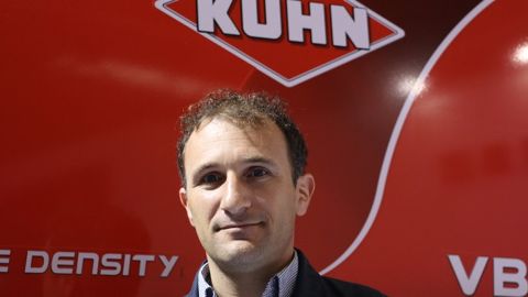 Nicolas Cavoleau, chef de produit Kuhn en Chine (©Terre-net média) 