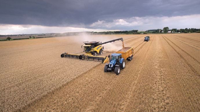 CR 10.90 New Holland