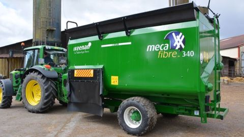 Avec le système Keenan InTouch, en option sur ses mélangeuses, la ration des animaux est mise à jour en temps réel sur les serveurs de Keenan. Les éleveurs font appel aux services des nutritionnistes du centre d'appel pour modifier les rations. (©Terre-net Média)
