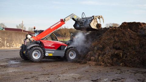 Malgré son petit gabarit, le Weidemann T6027 affiche une hauteur de levage de 6 m pour 2,7 t de charge utile. (© Weidemann) Malgré son petit gabarit, le Weidemann T6027 affiche une hauteur de levage de 6 m pour 2,7 t de charge utile. (© Weidemann)