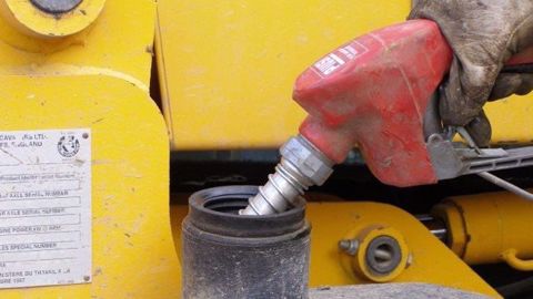 L'autorisation de mettre du fioul domestique dans le réservoir du tracteur est valable jusqu'au lundi 30 mai minuit. (©Terre-net Média) L'autorisation de mettre du fioul domestique dans le réservoir du tracteur est valable jusqu'au lundi 30 mai minuit. (©Terre-net Média)