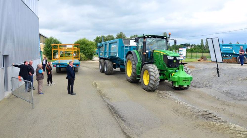 Une piste de 2 500 m² et une vitrine de 1 500 m² pour mettre en avant les avantages des véhicules du constructeur Rolland. (©Rolland)