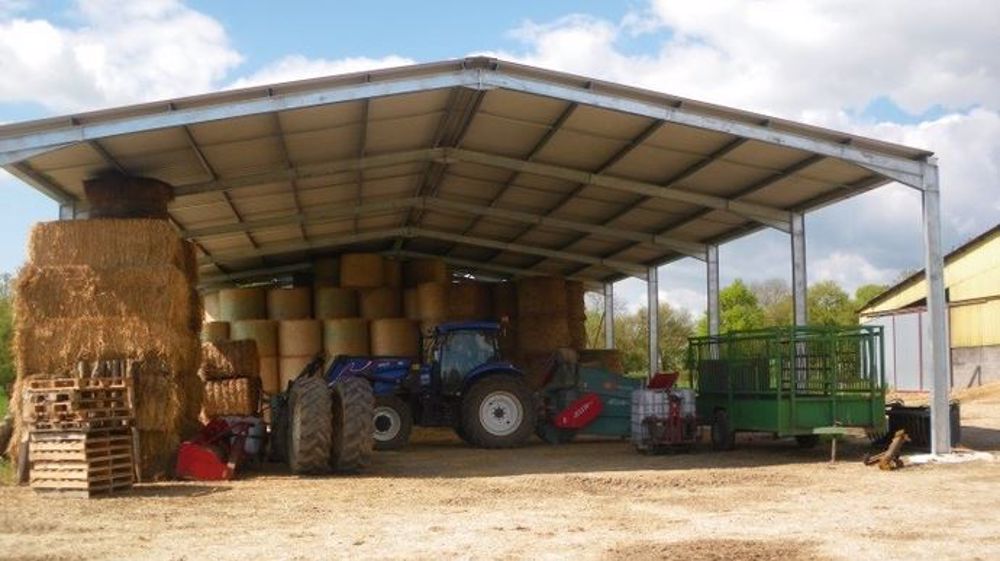 La panne métallique C180mm possède un des revêtements les plus durables. (©batimentsmoinschers.com)