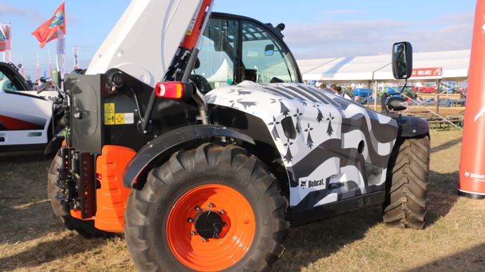 Un modèle à peinture personnalisée a été présenté à Innov-Agri.