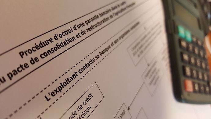 L'instruction technique mentionne notamment que le délai maximal indicatif entre la sollicitation de l'agriculteur et l'édition de l'offre de prêt par la banque ne doit pas excéder 20 jours.