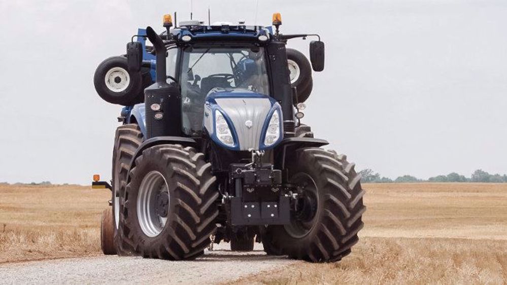 New Holland NHdrive, un tracteur robotisé avec une cabine pilotable par une tablette. (©New Holland)