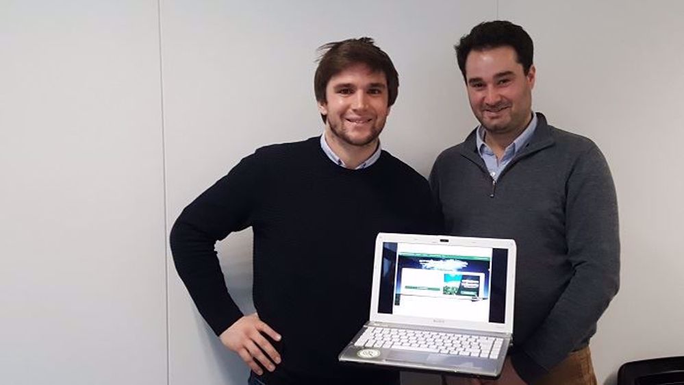 Pierre-Antoine Foreau (à gauche) et Vincent Guilhem de Pothuau ont créé pour les agriculteurs le premier site de vente de céréales en ligne comparateuragricole.com. (©Terre-net Média)