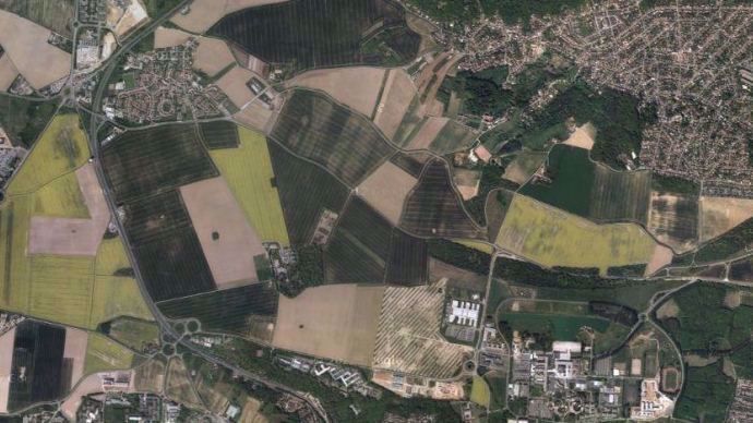 Une trop grande emprise sur des terres agricoles doit, moyennant conditions, faire l'objet d'une compensation.