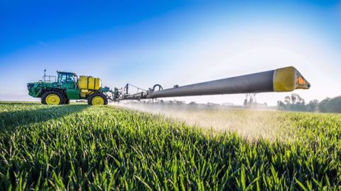 Pour sa millième bougie, les pulvérisateurs John Deere de Horst s'offrent du carbone. (©John Deere) Pour sa millième bougie, les pulvérisateurs John Deere de Horst s'offrent du carbone. (©John Deere)