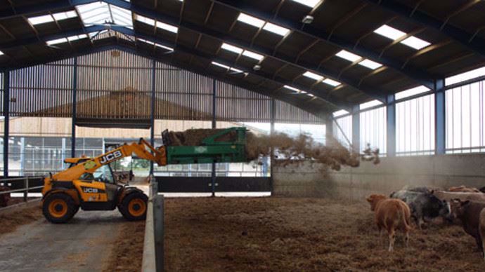 Pailleuse M de Spread-a-Bale