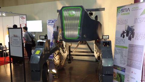 Le robot agricole de Sitia a attiré l'attention des visiteurs du salon Innorobo de par sa taille impressionnante. (©Terre-net Média)