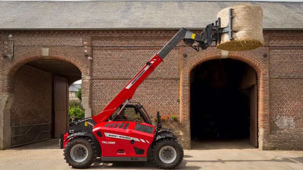 Le télescopique compact de Massey Ferguson bénéficie d'une capacité de levage de 3 t à 7 m de hauteur. (©Massey Ferguson)