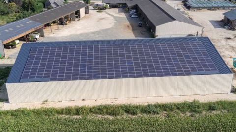 Avant de se lancer dans l'installation de panneaux photovoltaïques, pour un bâtiment neuf comme existant, il faut calculer la rentabilité de son projet en fonction des données de son exploitation. (©Watier-visuel)