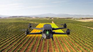 Le kit drone d'agriculture de précision Parrot Bluegrass est disponible chez Axe-environnement. (©Parrot) Le kit drone d'agriculture de précision Parrot Bluegrass est disponible chez Axe-environnement. (©Parrot)