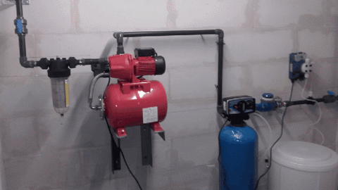 La résine à base de zéolithes filtre les cations minéraux et métalliques de l'eau en une seule opération. (©Hydro-Agly) La résine à base de zéolithes filtre les cations minéraux et métalliques de l'eau en une seule opération. (©Hydro-Agly)