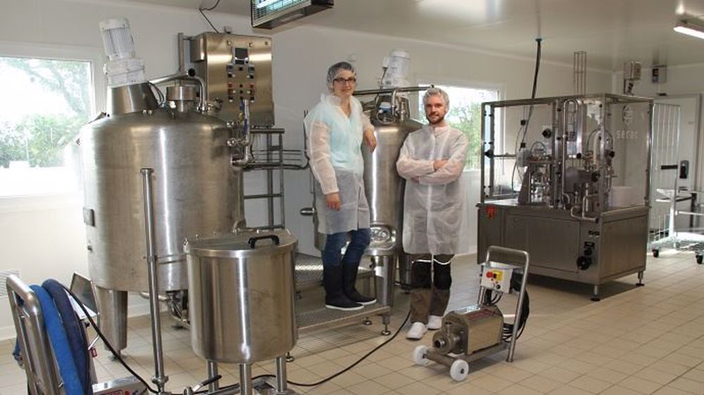 Blandine et Thomas Graindorge ont cherché à valoriser leur production de lait écrémé (©Miimosa) Blandine et Thomas Graindorge ont cherché à valoriser leur production de lait écrémé (©Miimosa)