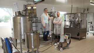 Blandine et Thomas Graindorge ont cherché à valoriser leur production de lait écrémé (©Miimosa) Blandine et Thomas Graindorge ont cherché à valoriser leur production de lait écrémé (©Miimosa)