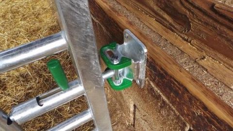 Jourdain Surlock, une simple poussée pour fermer les barrières. (©Jourdain) 