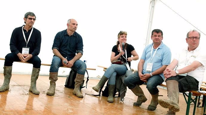 De gauche à droite : Paul Barradat, Romain Planès, Laurence Fontaine (ITAB), Régis Hélias (Arvalis), Serge Rostomov (Agri bio union).