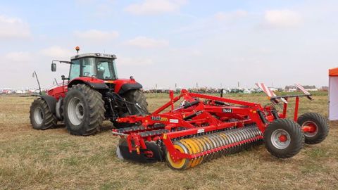 Prodealcenter importe du matériel de travail du sol turc de marque Ilgi, 30 à 50 % moins cher que celui fabriqué par les grandes firmes. (©Terre-net Média)