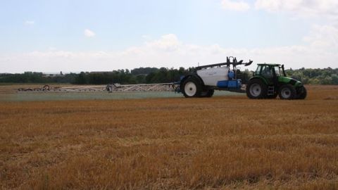 En consacrant un site à l'usage du glyphosate et la recherche d'alternatives, le Gouvernement veut rendre transparent les efforts du monde agricole. (©Terre-net Média)