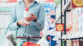 Lactalis et Leclerc signent un accord sur le prix du lait. (©stokkete / Fotolia ) Lactalis et Leclerc signent un accord sur le prix du lait. (©stokkete / Fotolia )