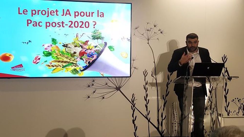 Jérémy Decerle, président de Jeunes agriculteurs, a présenté le projet de son syndicat pour la Pac post-2020, lors du Salon de l'agriculture. (©Terre-net Média)