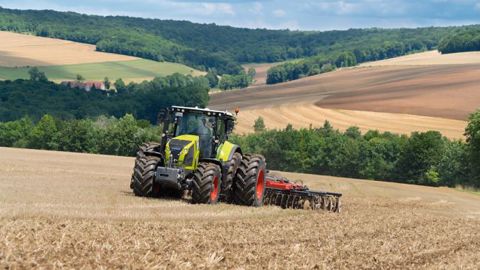 Claas propose deux signaux de guidage GPS satellitaires baptisés SatCor 5 et 15. (©Claas)