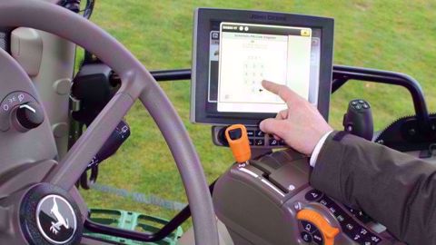 Sans code Pin, les consoles John Deere ne fonctionnent plus que 72 heures (©John Deere)