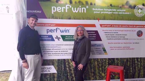 Collaboration entre Philagro et Action Pin, avec Frédéric Grimault, directeur marketing et développement de marchés et Sophie Coquin, responsable commerciale France gamme agricole. (©Philagro)