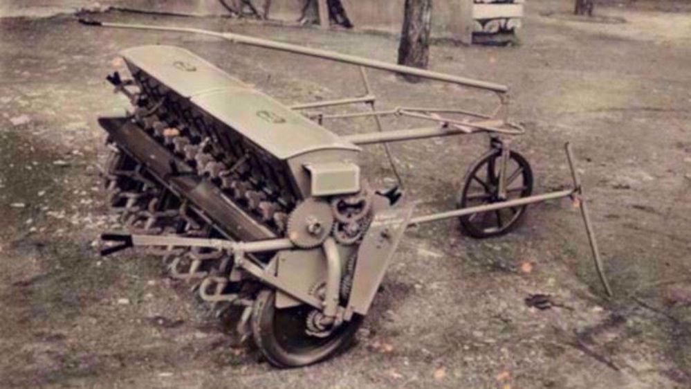 En 1947, Heinrich Dreyer lançait son premier semoir Amazone D1 de 2 m de largeur de travail.