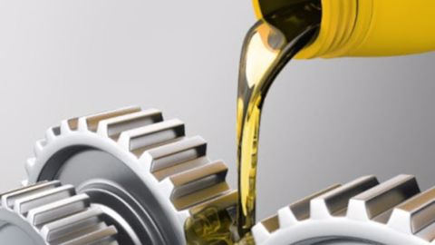 Petronas propose une gamme de lubrifiants conçue spécialement pour les engins agricoles baptisée Arbor. (©Wapi) Petronas propose une gamme de lubrifiants conçue spécialement pour les engins agricoles baptisée Arbor. (©Wapi)