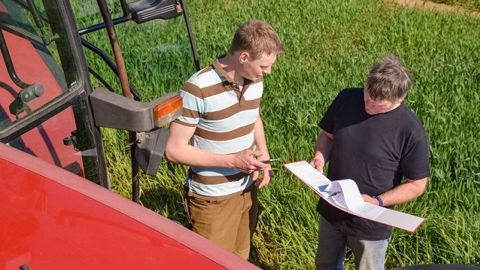 À compter du 1er janvier 2021, les coopératives et négoces ne pourront plus associer vente et conseil pour les produits phytosanitaires en raison de possibles conflits d’intérêts.(©Countrypixel/Fotolia) À compter du 1er janvier 2021, les coopératives et négoces ne pourront plus associer vente et conseil pour les produits phytosanitaires en raison de possibles conflits d’intérêts.(©Countrypixel/Fotolia)