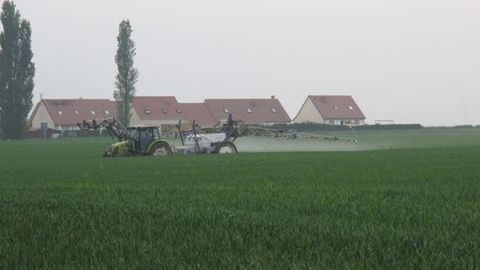  Les quantités totales de substances actives vendues en usages agricoles, hors produits de biocontrôle, ont diminué de 44 % entre 2018 et 2019. (©Terre-net Média)