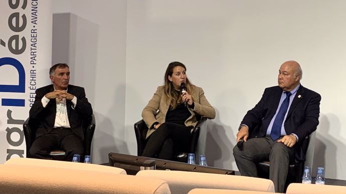 François Mandin, Emilie Bondoerffer et Paul Luu lors de la conférence organisée par le think tank Agr'iDées, le 29 septembre.