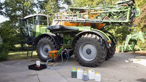 Le système de transfert fermé easyconnect à la disposition des agriculteurs français dès 2022. (©BASF)